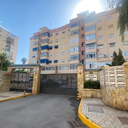 Moderno Y Completo Apartamento Frente Al Mar Málaga Exterior foto