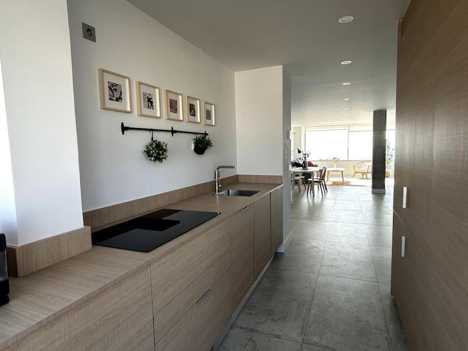 Moderno Y Completo Apartamento Frente Al Mar Málaga Exterior foto