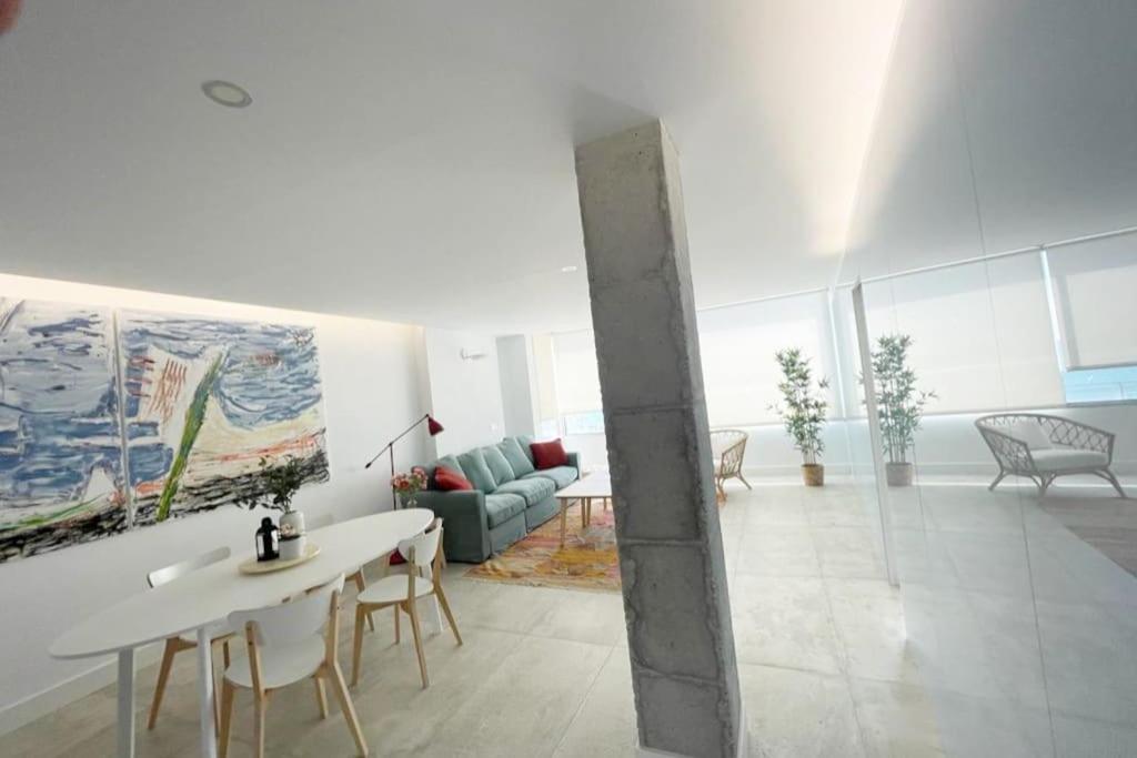 Moderno Y Completo Apartamento Frente Al Mar Málaga Exterior foto